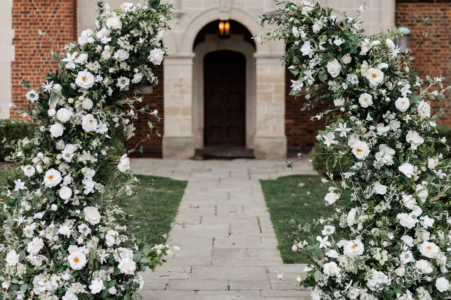 The Angeline Floral Pillars